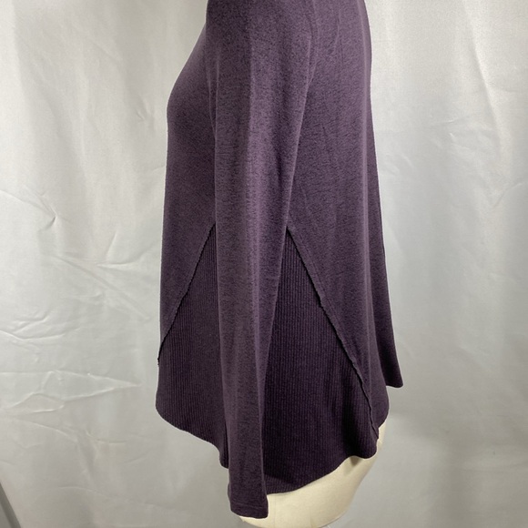 Korye lightweight V-neck sweater elongated sides weekend casual loungewear small - Picture 4 of 6
